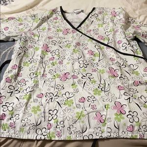 5/$25 Medium white scrub top with flowers